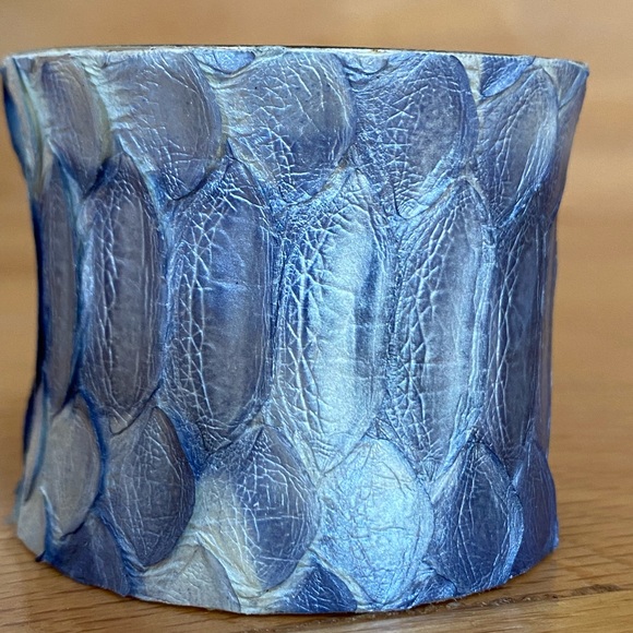 Rustic cuff-rare blue and silver - Picture 4 of 4